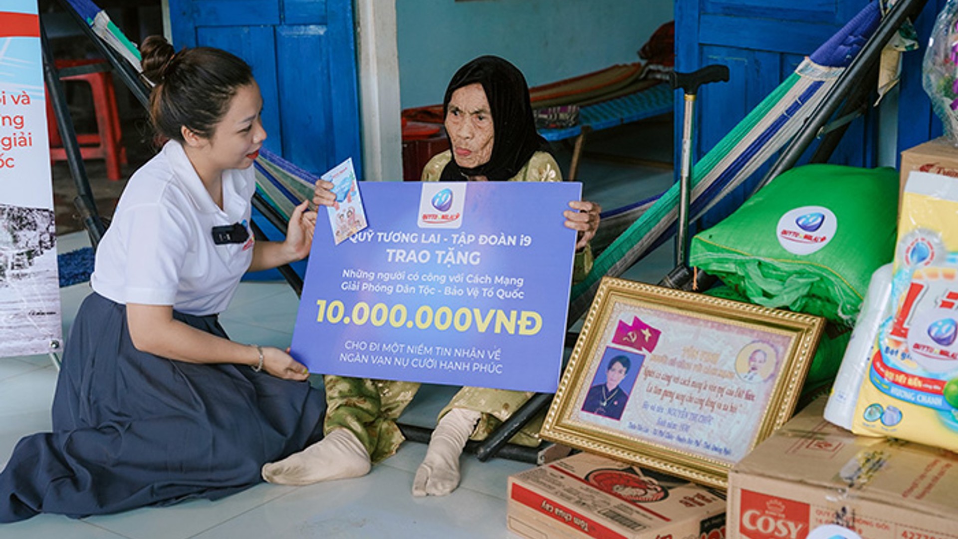 Hình ảnh hỗ trợ khách hàng v9bet